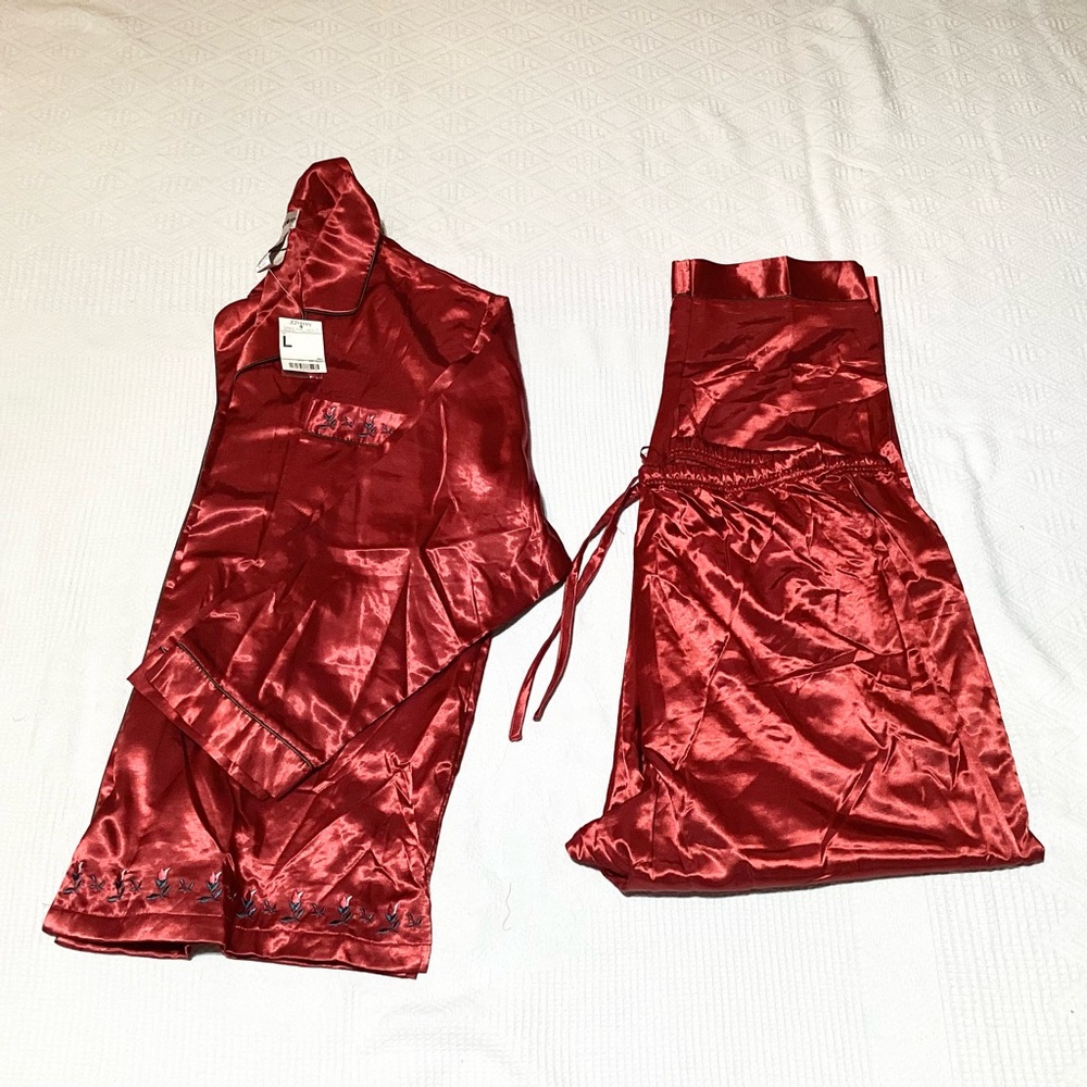 NWT Delicates Size L 2 Piece Pajama Set Top and Pants Brand New! PJ ‘s.
